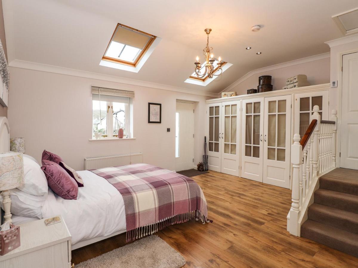 The Garden Suite At Fiddler Hall Barn Улверстон Экстерьер фото